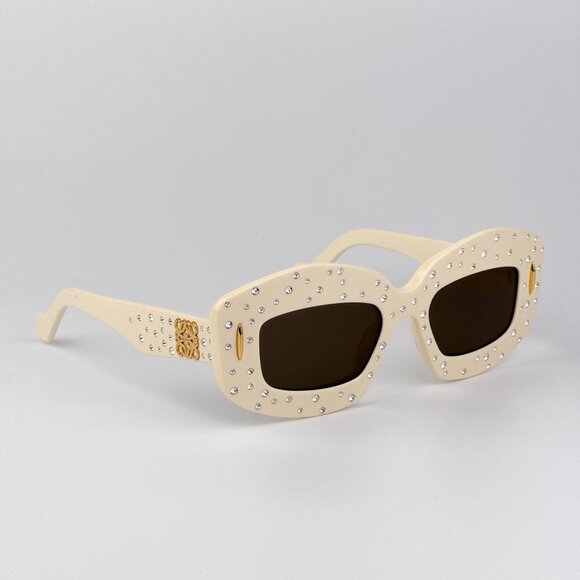 Loewe ANAGRAM LW4114IS Sunglasses – Crystal Studs Ivory Frame| Model LW4114IS 25 - Picture 4 of 13